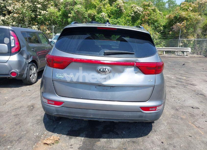 Photo 15 of 2018 Kia Sportage EX (VIN KNDPNCAC6J7401698)