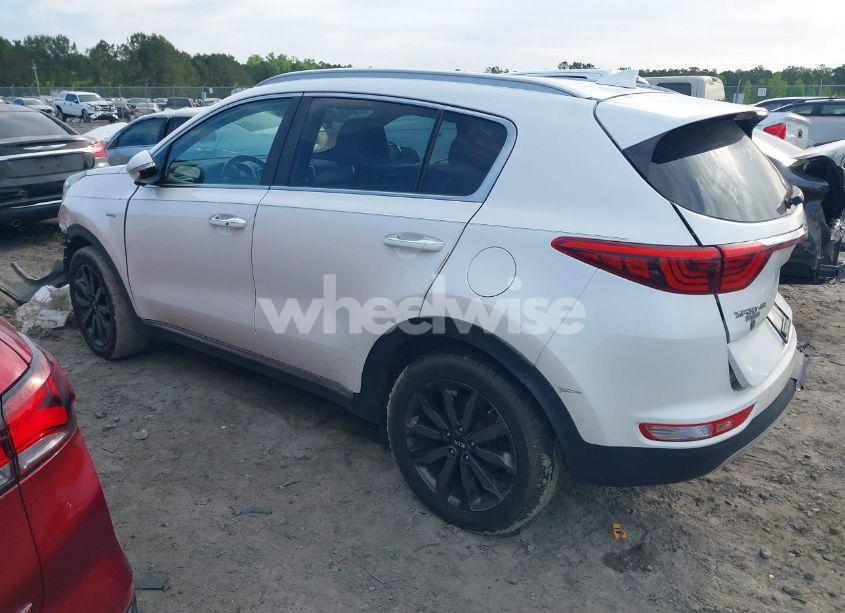 Photo 3 of 2018 Kia Sportage EX (VIN KNDPNCAC6J7442364)