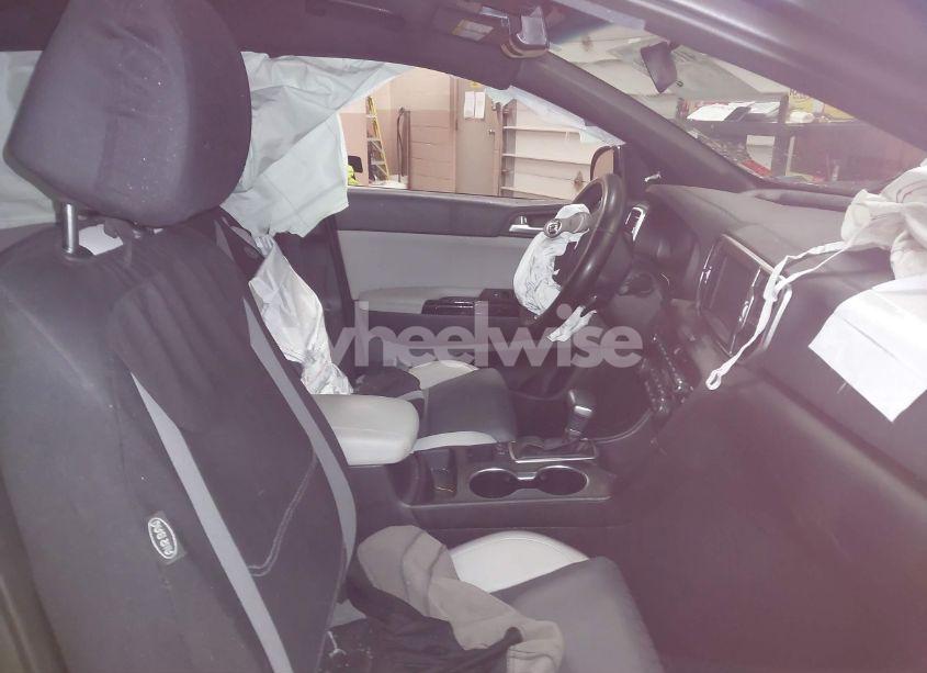 Photo 5 of 2019 Kia Sportage EX (VIN KNDPNCAC8K7567108)