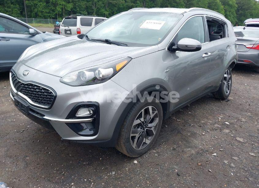 Photo 2 of 2020 Kia Sportage EX (VIN KNDPNCAC8L7754849)