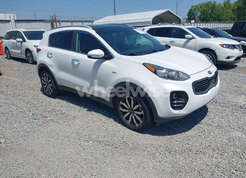 2017 Kia Sportage EX (VIN KNDPNCACXH7079500) main photo