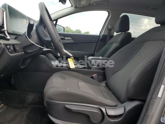 Photo 4 of 2024 KIA SPORTAGE LX (VIN KNDPU3DFXR7218342)