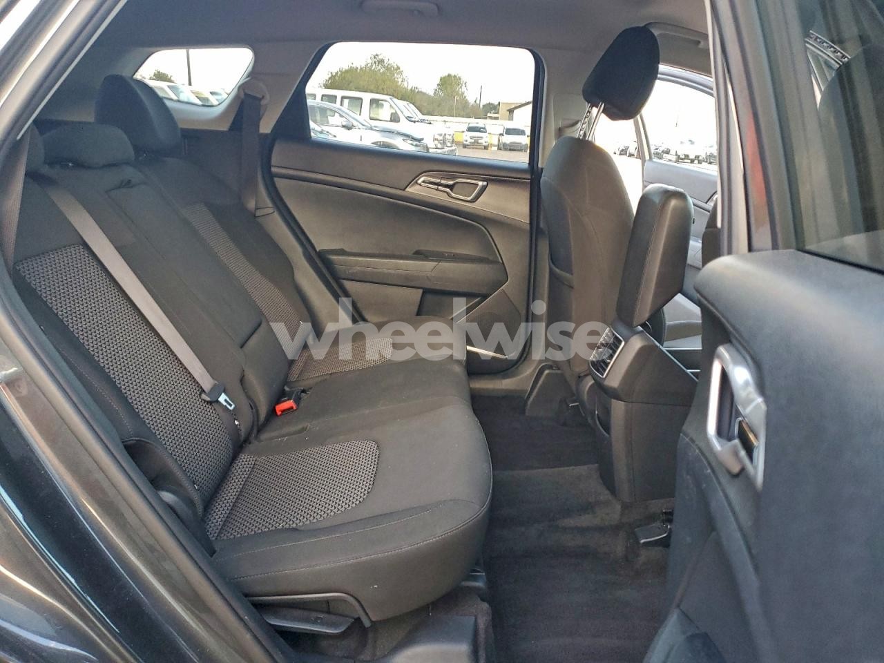 Photo 11 of 2025 KIA SPORTAGE LX (VIN KNDPU3DFXS7343380)