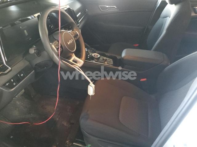 Photo 2 of 2025 KIA SPORTAGE LX (VIN KNDPU3DG1S7187755)