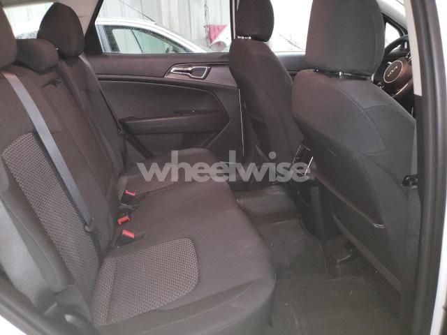 2023 KIA SPORTAGE LX (VIN KNDPUCAFXP7057847) main photo