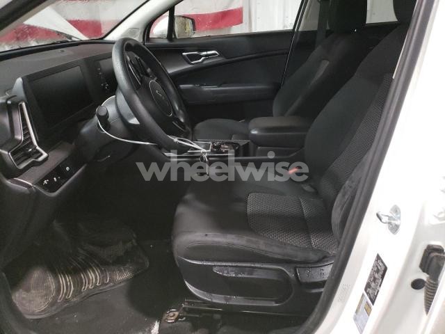 Photo 3 of 2023 KIA SPORTAGE LX (VIN KNDPUCAFXP7057847)