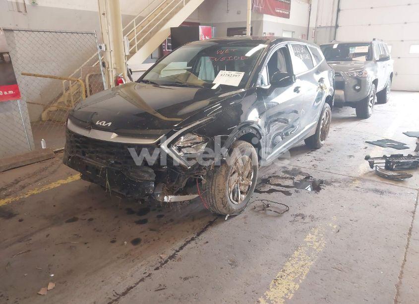 Photo 2 of 2023 Kia Sportage HYBRID LX (VIN KNDPUCAG7P7116619)