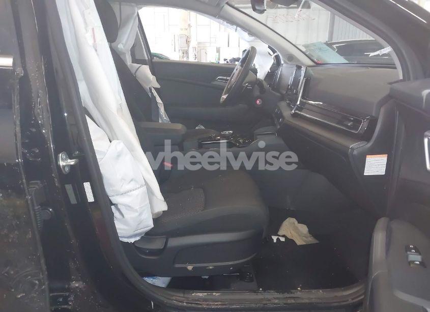 Photo 5 of 2023 Kia Sportage HYBRID LX (VIN KNDPUCAG7P7116619)