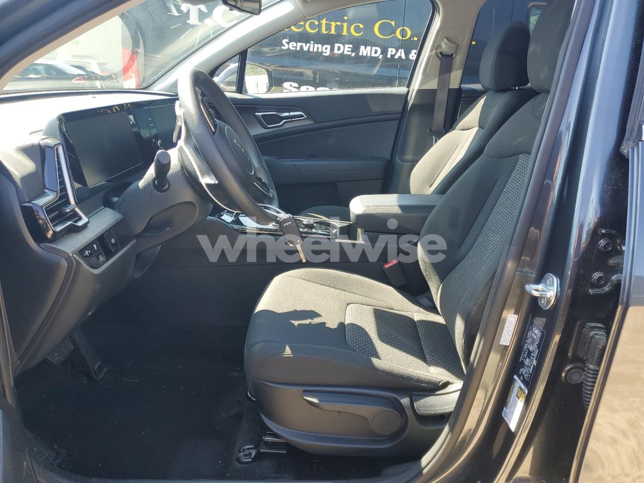 Photo 7 of 2023 KIA SPORTAGE LX (VIN KNDPUCAG8P7116922)