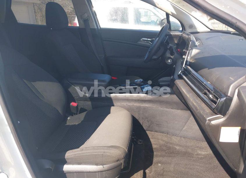 Photo 5 of 2023 Kia Sportage HYBRID LX (VIN KNDPUCAG9P7033662)