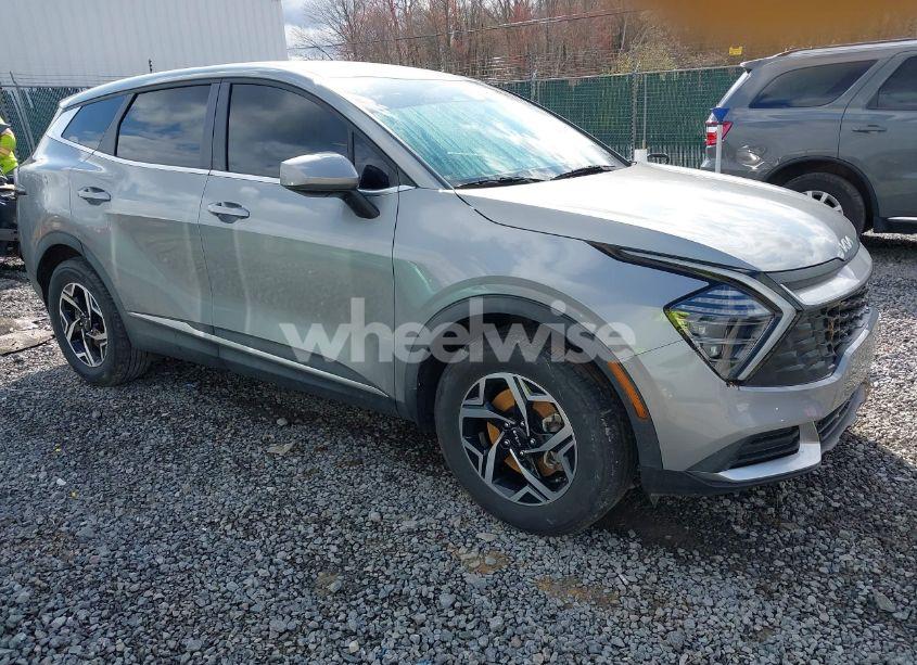 2024 Kia Sportage LX (VIN KNDPUCDF2R7223275) main photo