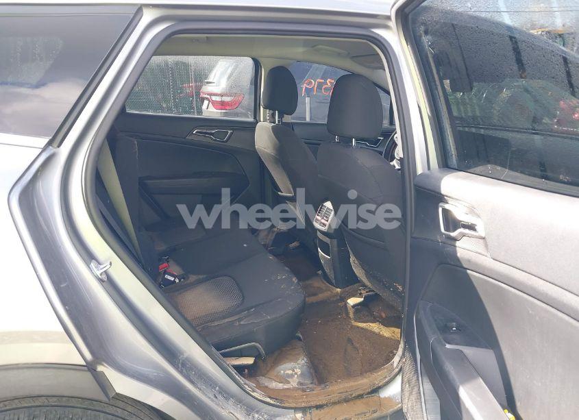 Photo 5 of 2024 Kia Sportage LX (VIN KNDPUCDF2R7223275)