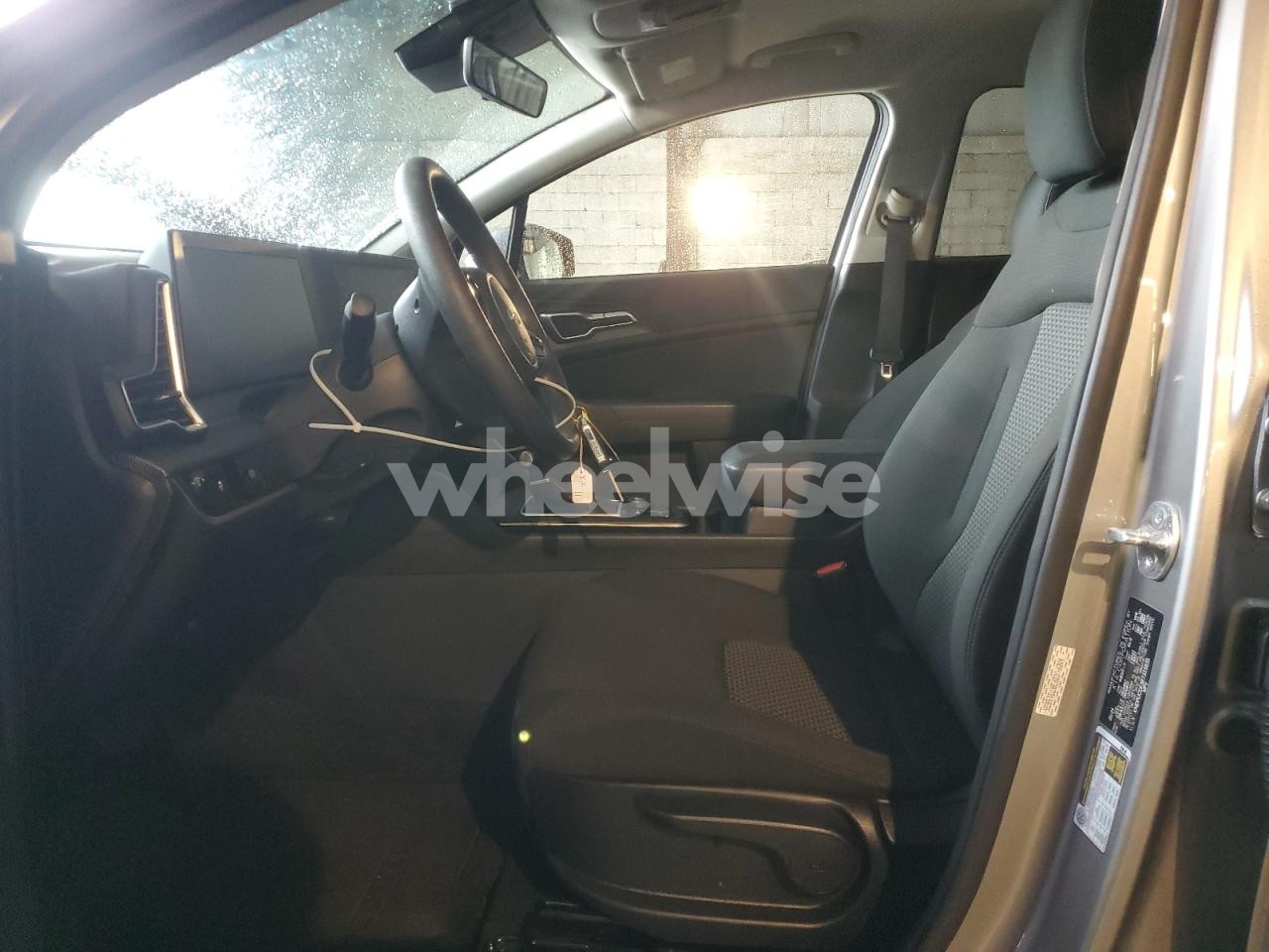 Photo 7 of 2024 KIA SPORTAGE LX (VIN KNDPUCDF3R7315835)