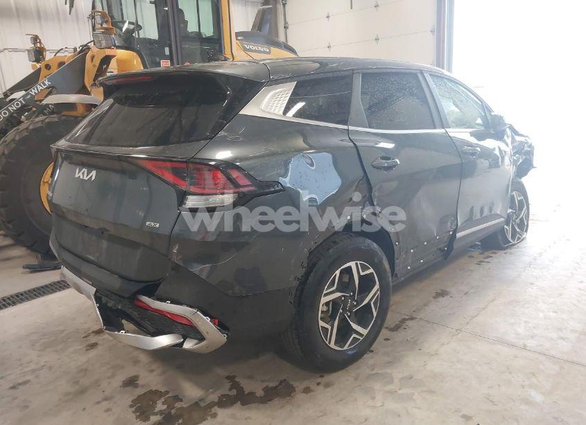 Photo 4 of 2024 Kia Sportage LX (VIN KNDPUCDF4R7296180)