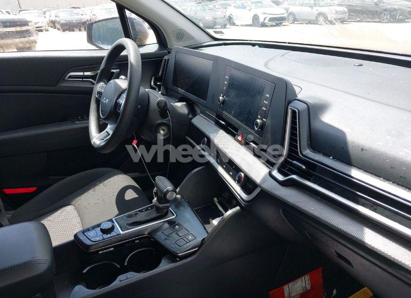 Photo 5 of 2024 Kia Sportage LX (VIN KNDPUCDF6R7283396)