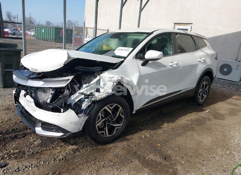 Photo 2 of 2024 Kia Sportage LX (VIN KNDPUCDF8R7319069)