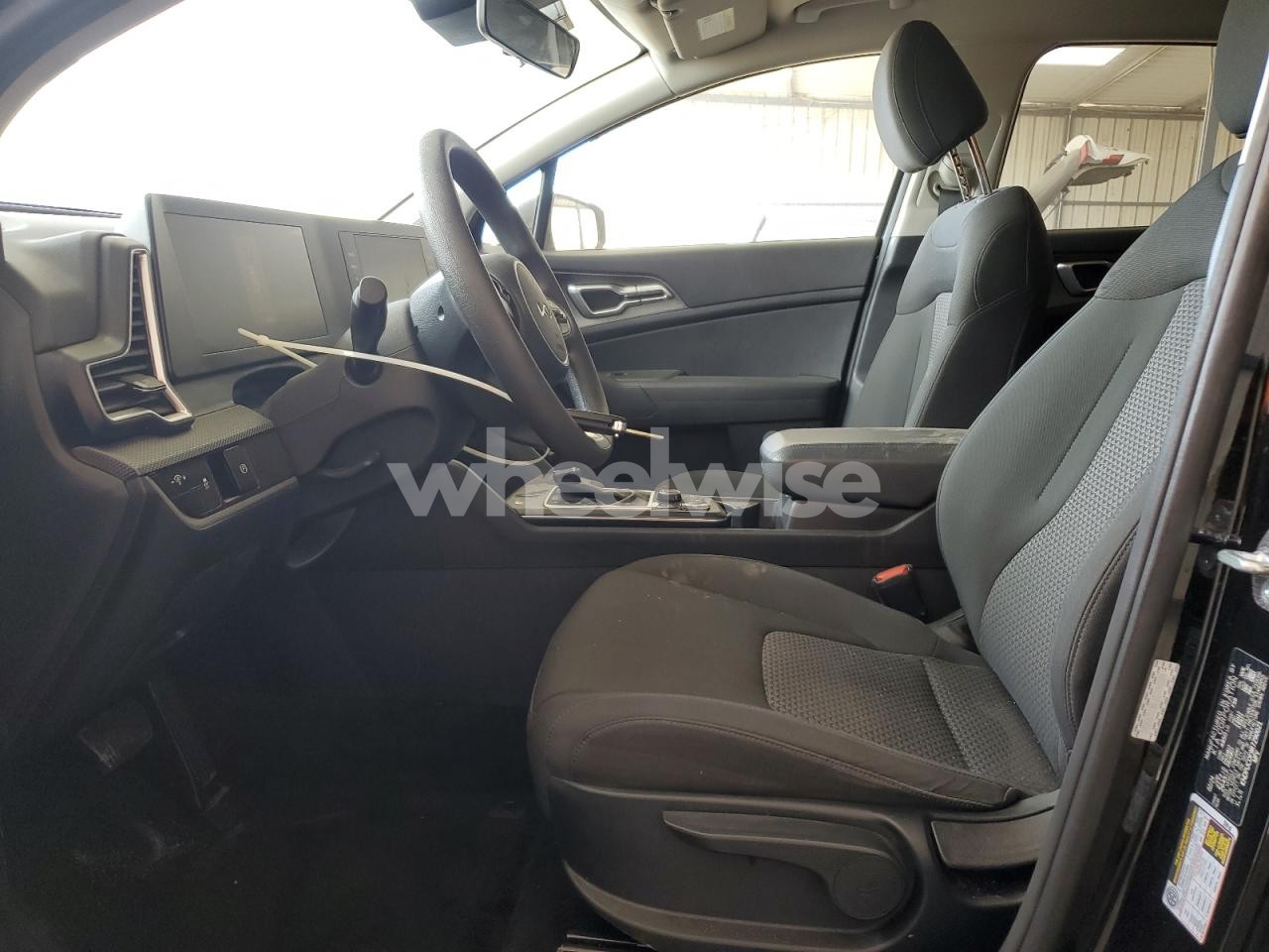 Photo 7 of 2024 KIA SPORTAGE LX (VIN KNDPUCDF9R7290021)