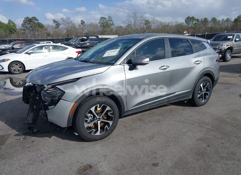 Photo 2 of 2024 Kia Sportage EX (VIN KNDPV3DF4R7269400)