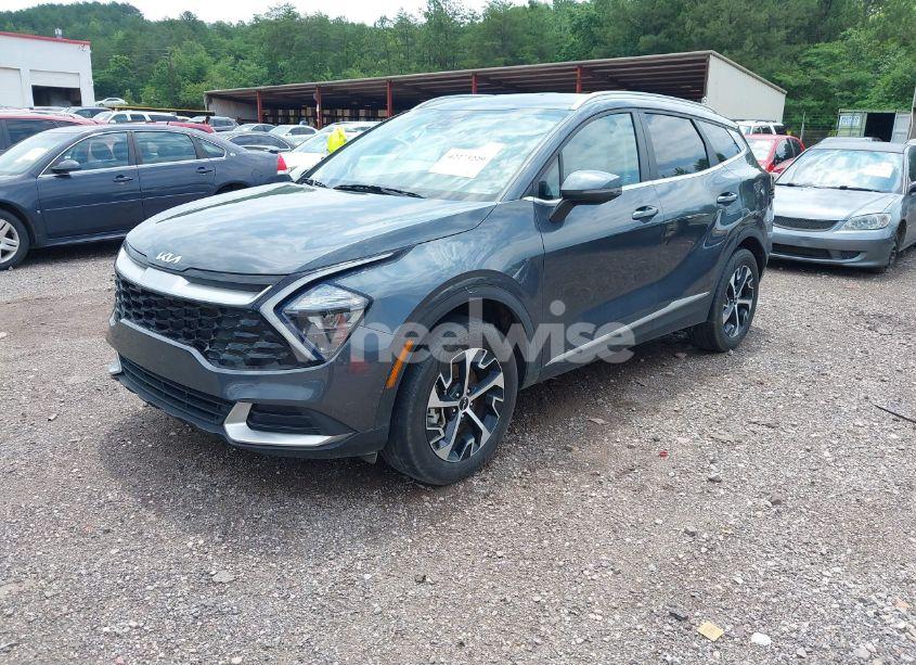 Photo 2 of 2023 Kia Sportage EX (VIN KNDPVCAF7P7105673)