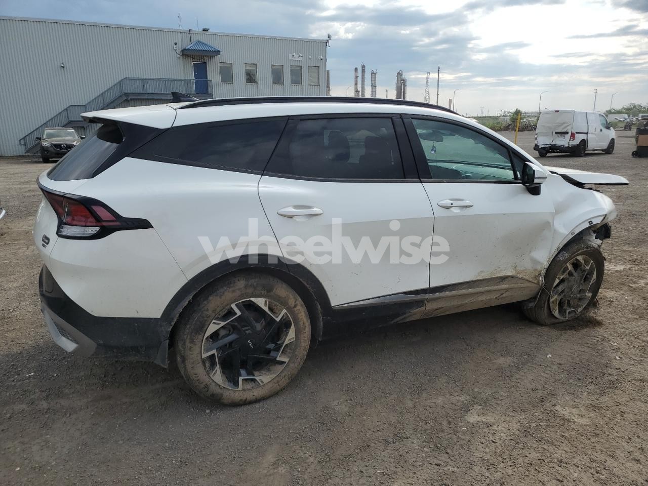 Photo 3 of 2023 KIA SPORTAGE EX (VIN KNDPVCAF9P7067475)