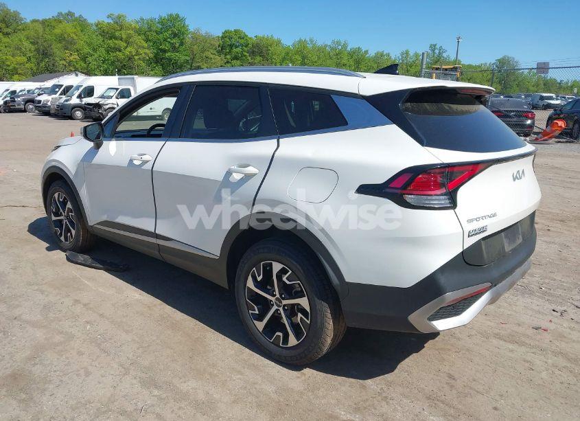 Photo 3 of 2023 Kia Sportage HYBRID EX (VIN KNDPVCAG1P7072520)