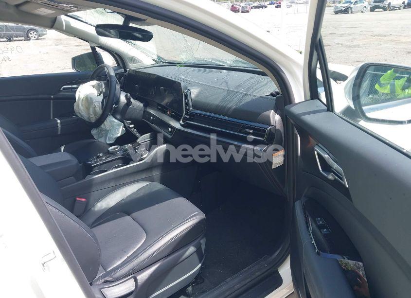 Photo 5 of 2023 Kia Sportage HYBRID EX (VIN KNDPVCAG9P7095057)