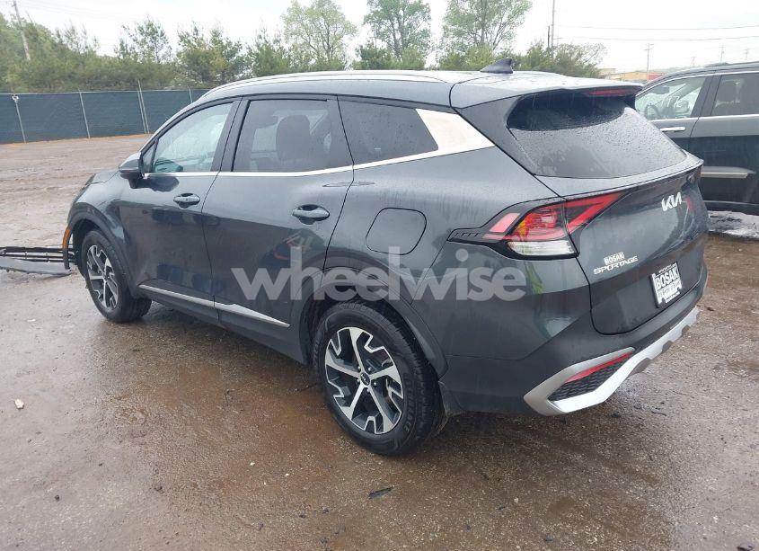Photo 3 of 2024 Kia Sportage EX (VIN KNDPVCDF0R7216970)