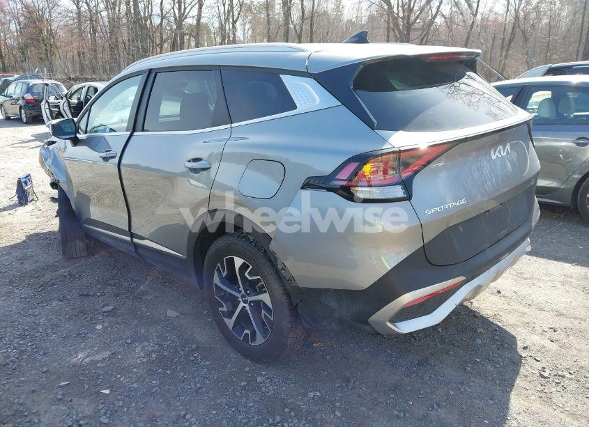 Photo 3 of 2024 Kia Sportage EX (VIN KNDPVCDF8R7277239)