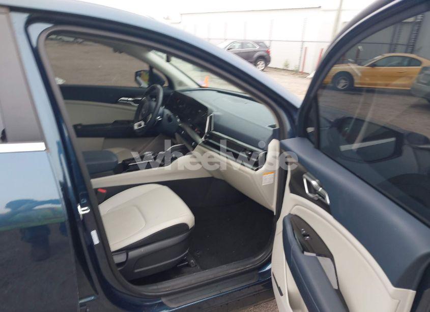 Photo 5 of 2024 Kia Sportage HYBRID EX (VIN KNDPVCDG1R7134514)