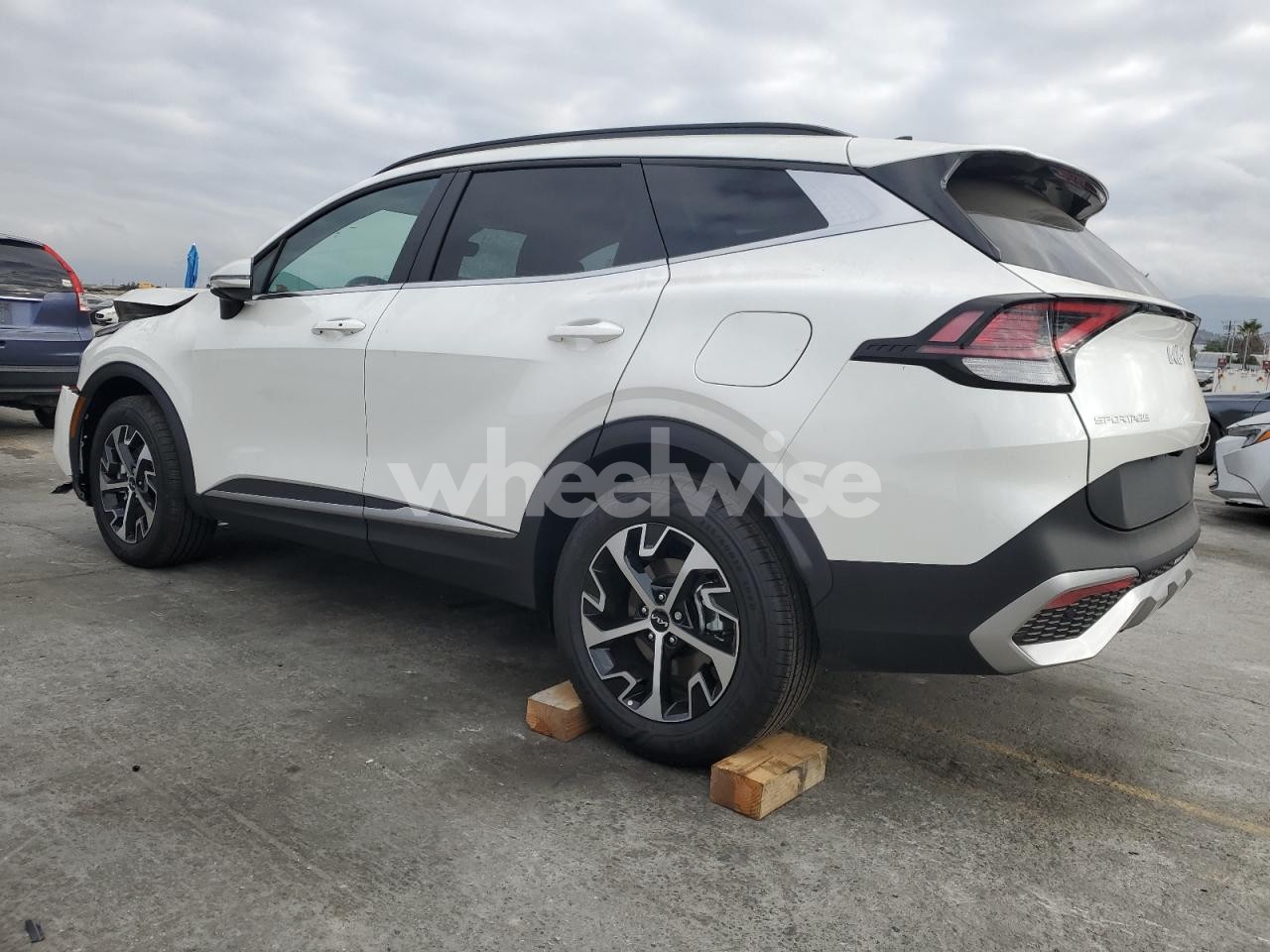 Photo 2 of 2025 KIA SPORTAGE EX (VIN KNDPVCDG3S7217903)