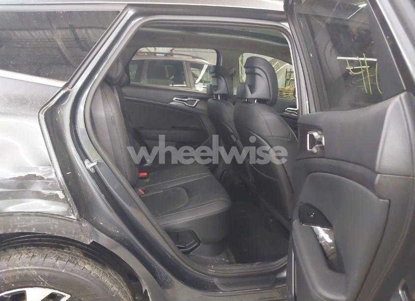 Photo 8 of 2024 Kia Sportage HYBRID EX (VIN KNDPVCDGXR7162828)