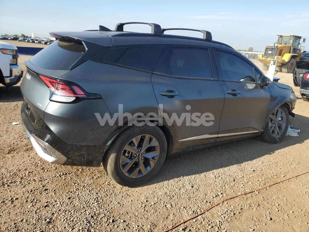 Photo 3 of 2024 KIA SPORTAGE SX PRESTIGE (VIN KNDPXCDG6R7168930)