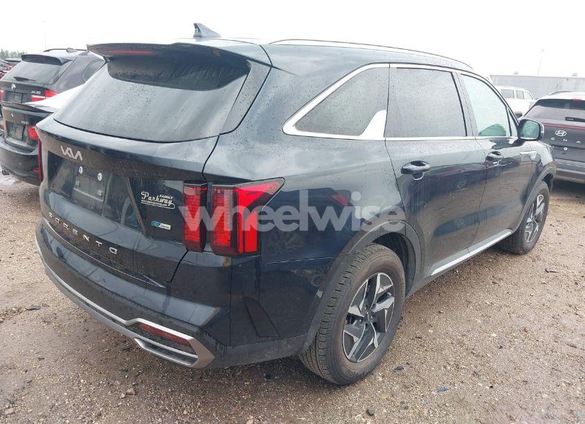 Photo 4 of 2022 Kia Sorento HYBRID S (VIN KNDRG4LG0N5113413)