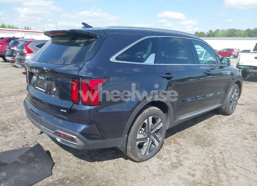 Photo 4 of 2024 Kia Sorento HYBRID EX (VIN KNDRHDLG0R5248202)