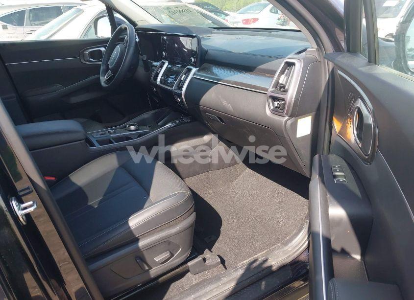 Photo 5 of 2024 Kia Sorento HYBRID EX (VIN KNDRHDLG0R5248202)