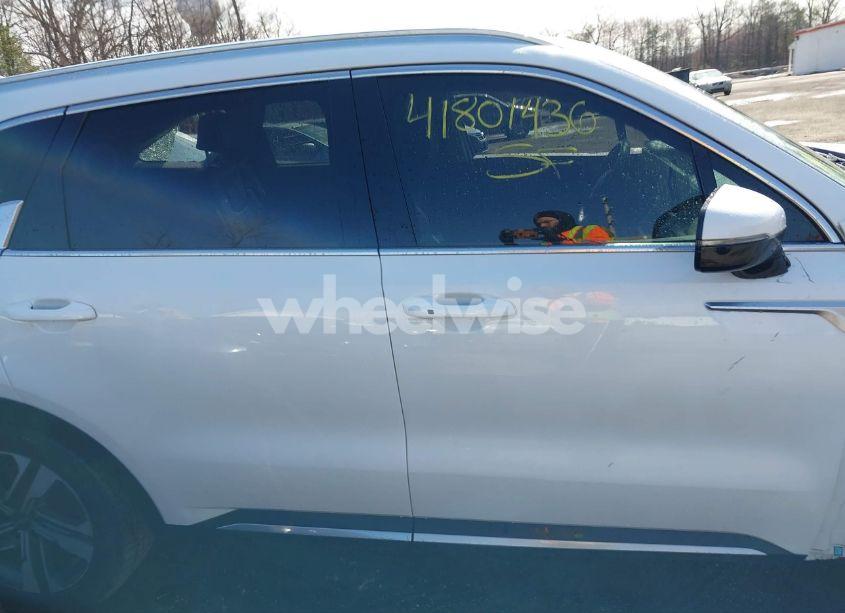 Photo 13 of 2024 Kia Sorento HYBRID EX (VIN KNDRHDLG5R5259177)