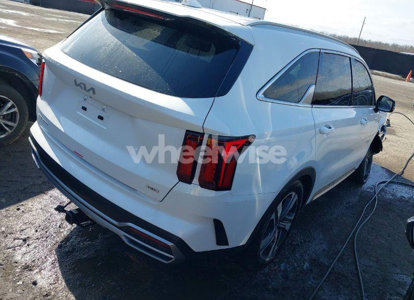 Photo 4 of 2024 Kia Sorento HYBRID EX (VIN KNDRHDLG5R5259177)