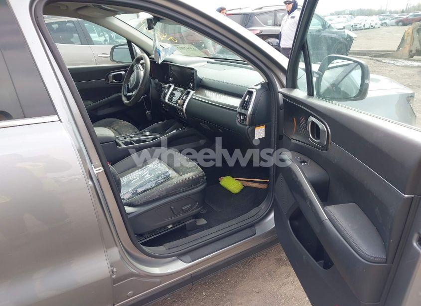 Photo 5 of 2023 Kia Sorento HYBRID EX (VIN KNDRHDLG6P5209630)
