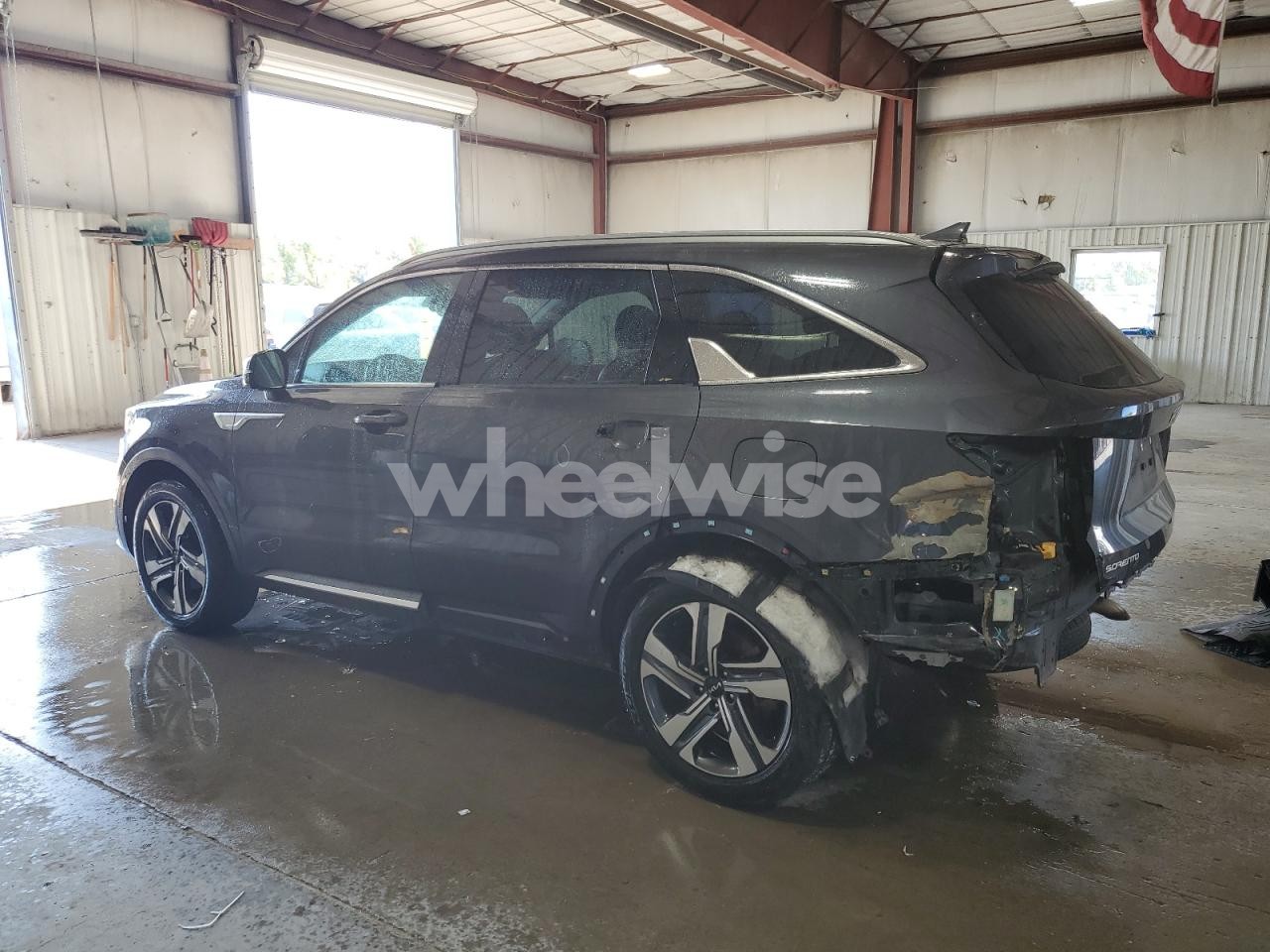 Photo 2 of 2023 KIA SORENTO EX (VIN KNDRHDLG9P5161427)