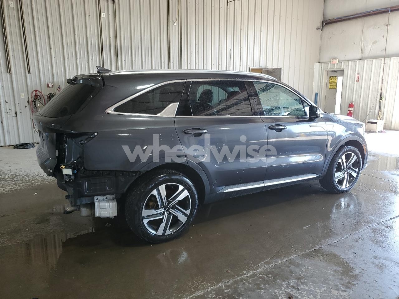 Photo 3 of 2023 KIA SORENTO EX (VIN KNDRHDLG9P5161427)