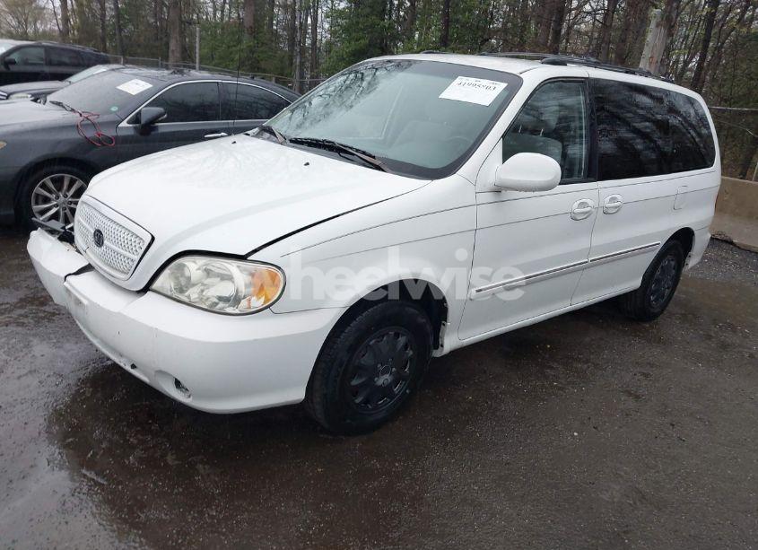 Photo 2 of 2005 Kia Sedona EX/LX (VIN KNDUP131256668958)