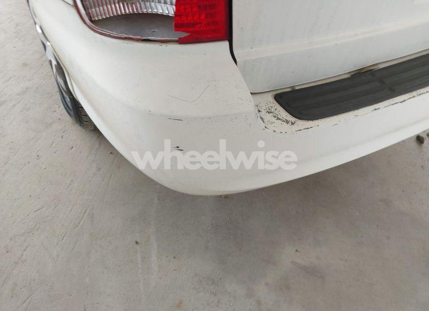 Photo 6 of 2004 Kia Sedona EX/LX (VIN KNDUP131746540794)