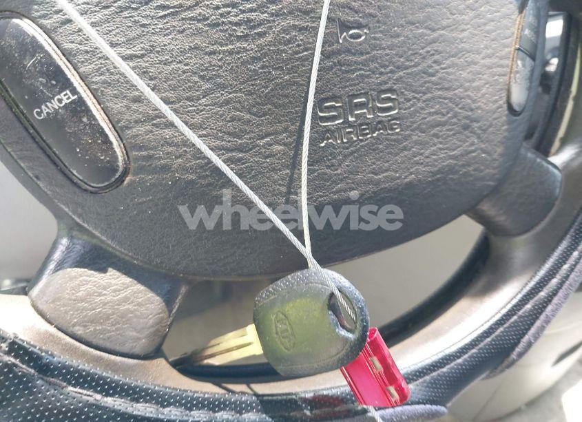 Photo 11 of 2005 Kia Sedona EX/LX (VIN KNDUP131956625802)