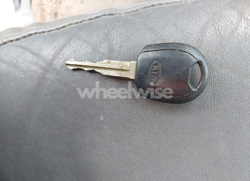 Photo 11 of 2004 Kia Sedona EX/LX (VIN KNDUP131X46597992)