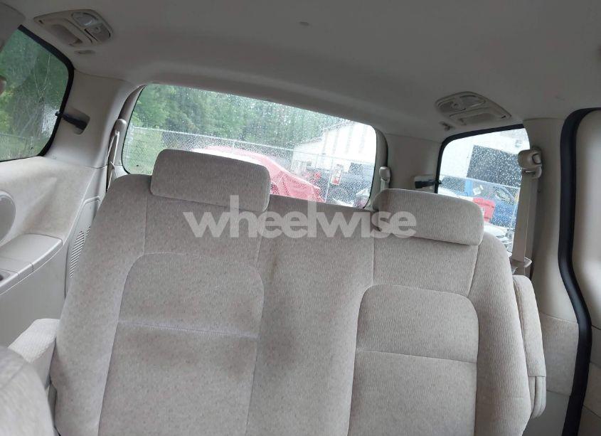 Photo 8 of 2005 Kia Sedona EX/LX (VIN KNDUP132656661603)