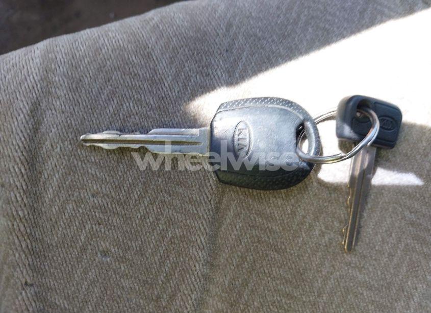 Photo 11 of 2005 Kia Sedona EX/LX (VIN KNDUP132656698487)