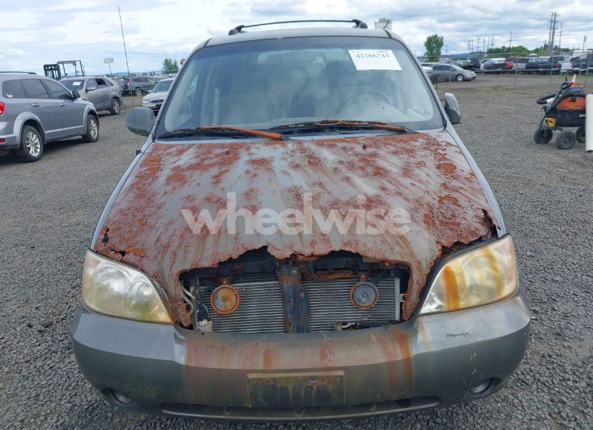 Photo 6 of 2005 Kia Sedona EX/LX (VIN KNDUP132X56751191)