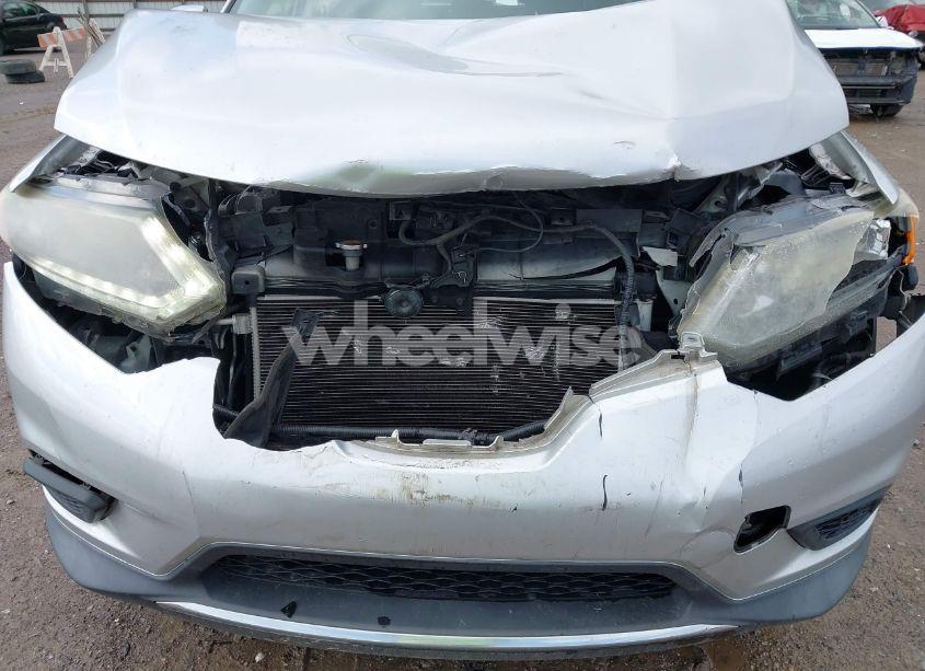 Photo 6 of 2015 Nissan Rogue S (VIN KNMAT2MT0FP556255)