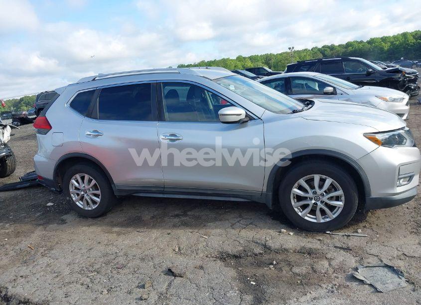 Photo 14 of 2017 Nissan Rogue SV (VIN KNMAT2MT0HP618546)