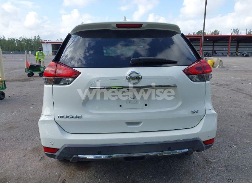 Photo 17 of 2019 Nissan Rogue SV (VIN KNMAT2MT0KP527137)